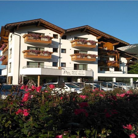 Hotel Flora Alpina Campitello di Fassa Exterior foto