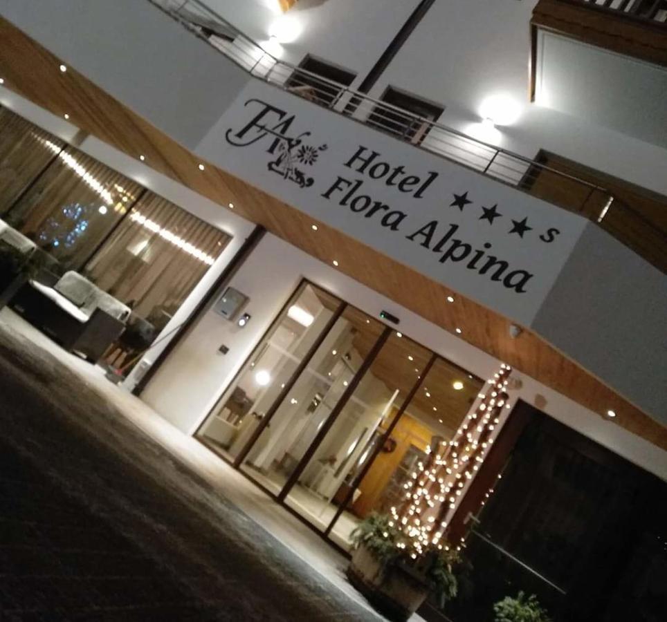 Hotel Flora Alpina Campitello di Fassa Exterior foto