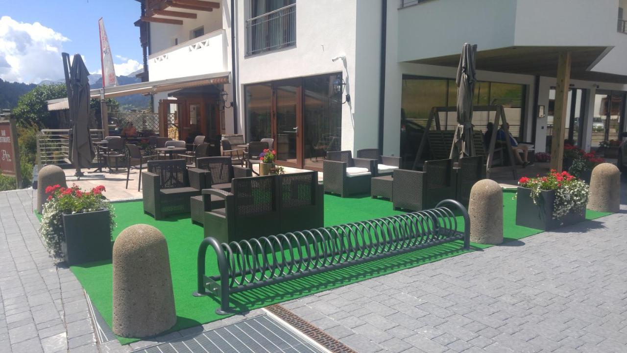 Hotel Flora Alpina Campitello di Fassa Exterior foto