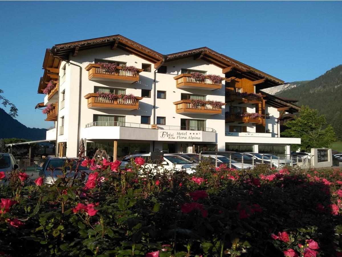 Hotel Flora Alpina Campitello di Fassa Exterior foto