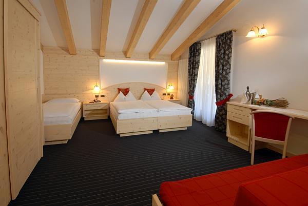 Hotel Flora Alpina Campitello di Fassa Cameră foto